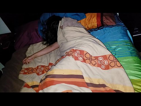 ❤️ Üvey oğul, genç üvey annesini uyurken azarlıyor. ❤ Porno tr.verhentai.ru ❌❤